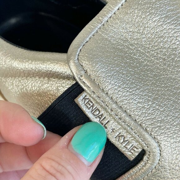 Kendal + Kylie Women Tenley Platform Sneakers Slip On Metallic Gold 8.5M Leather - Picture 2 of 11